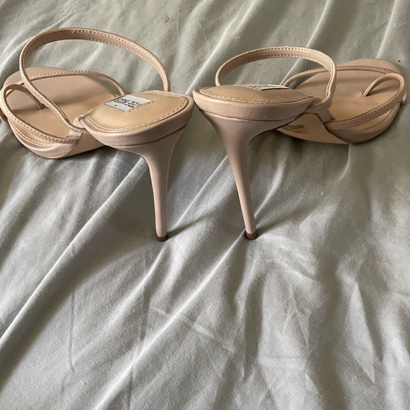 Heels - Picture 3 of 3